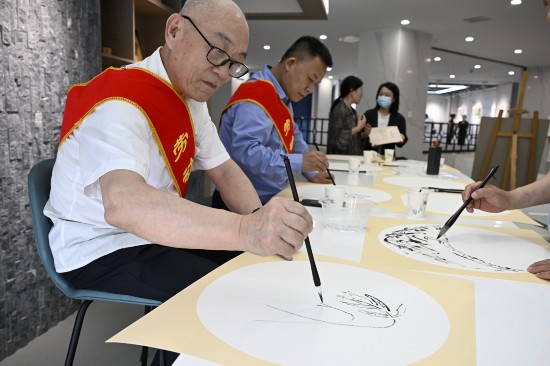 西安市總工會慶祝全總百年華誕勞模風采藝術展開幕